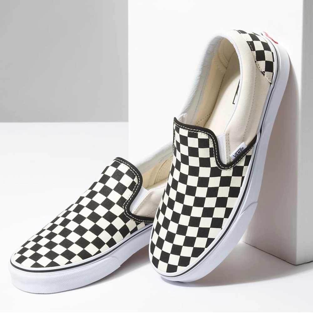 Rarely worn VANS slip-on shoes checkered US women’s size 7.5. Great condition.